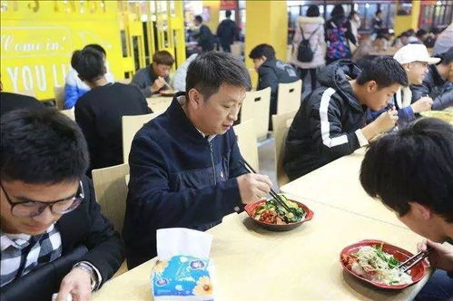 “校長(zhǎng)先吃”，校園食品安全監(jiān)督新舉措的價(jià)值與思考